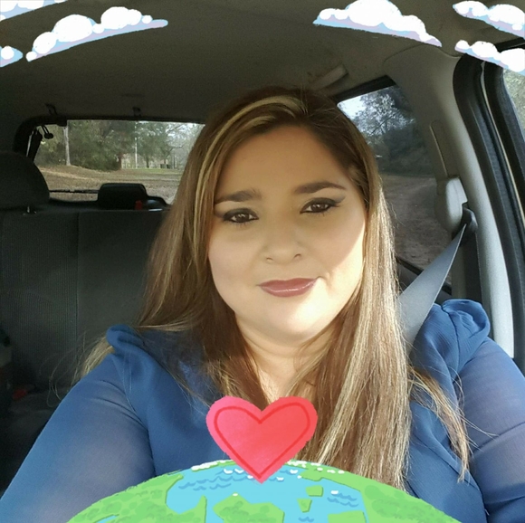 Meet your Posher, Lucia - Picture 1 of 1